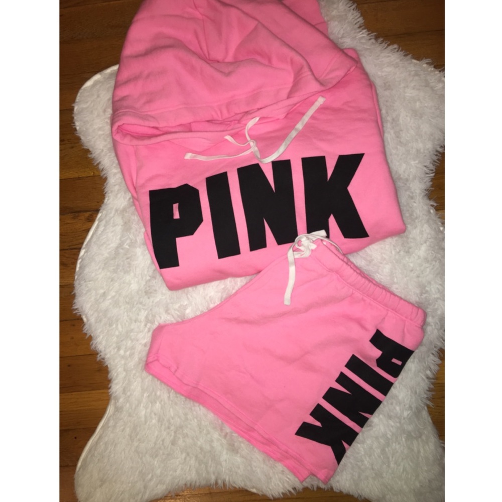 🆕 PiNK Outfit 💕